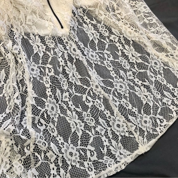 Xhilaration White Lace Sweetheart Medium Dress - Picture 8 of 16